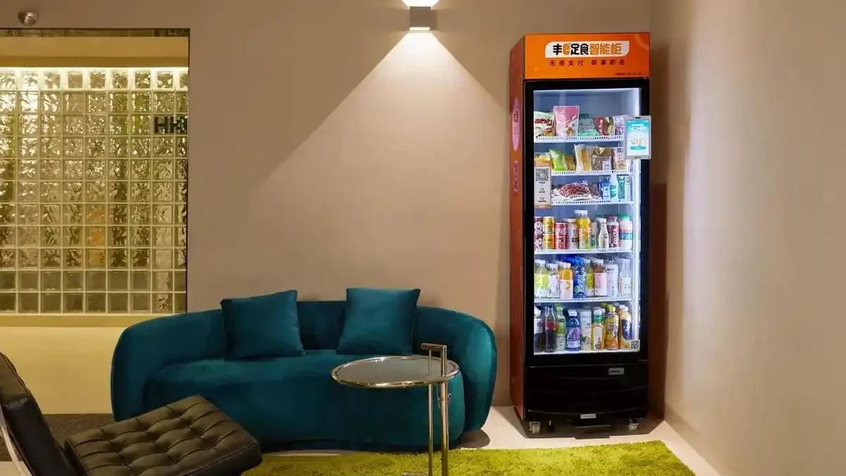 Vending machines are in the hotel lobby